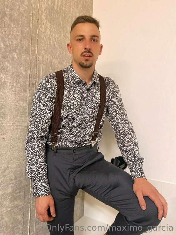 @JacubHuge is a famous influencer from Czech. His thick cock.. 1