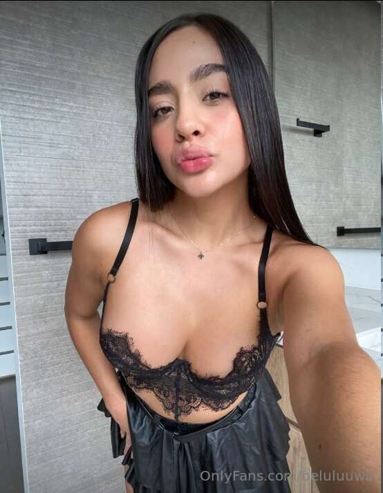 I’m a fiery Latina 🔥, curves that captivate — gorgeous breas..