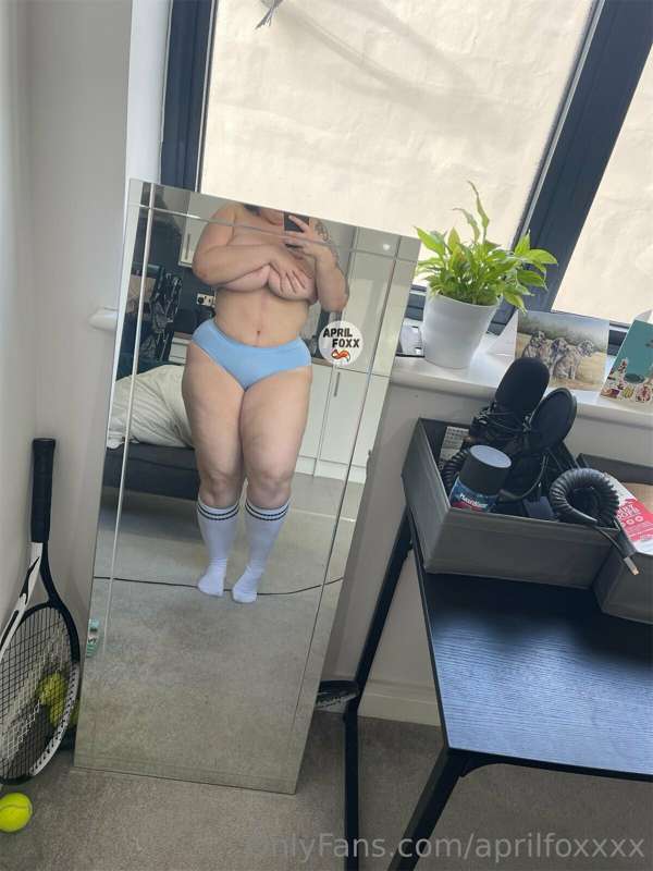 I love mirror pics, do you?😘