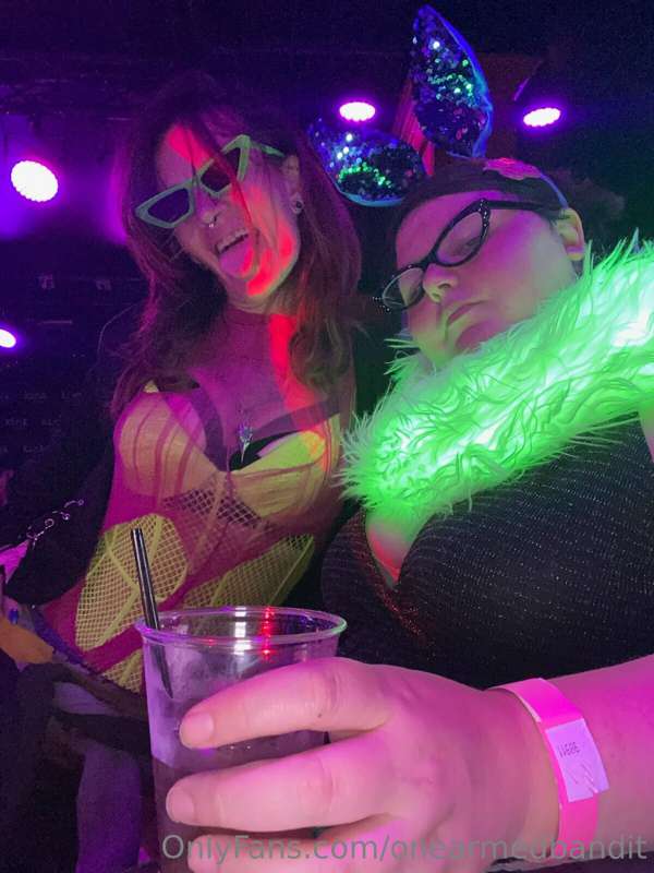 Met the lovely @danysdiner last night at a kink event. Might..