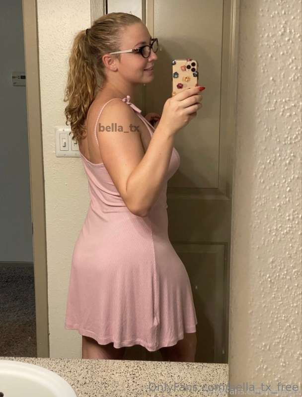Lift up my dress, pull my panties down and fill me up 💦💦