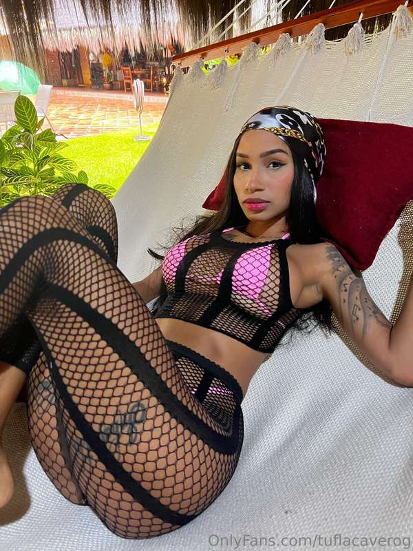 Be honest... do you like my outfit? ❣️
