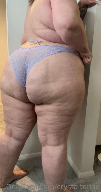 Thick thighs save lives 🥵