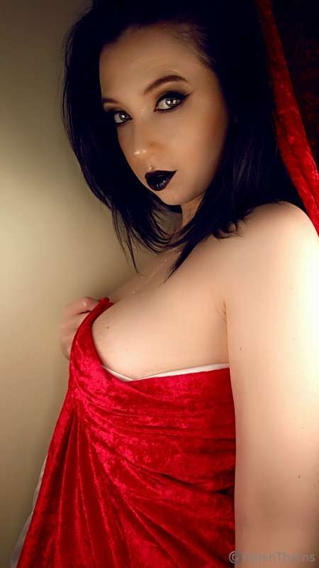 Fallenthorns - Onlyfans - 17 May, 2025