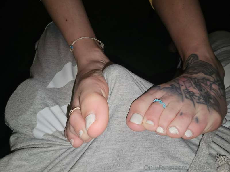 I just wanted a foot rub but I guess someone has a footfetis..