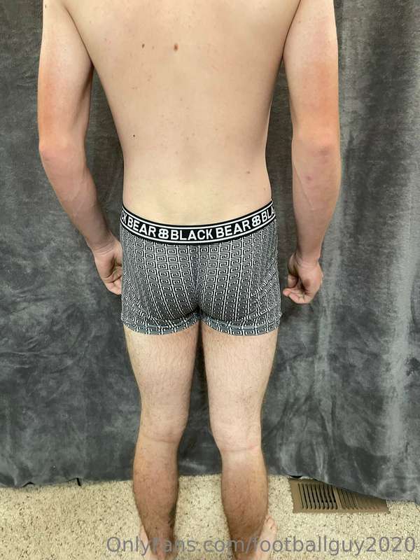 Which side is better? The bulge or the ass? 4