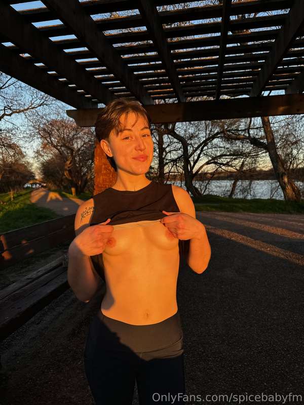 Flashing strangers on a sunday evening 2