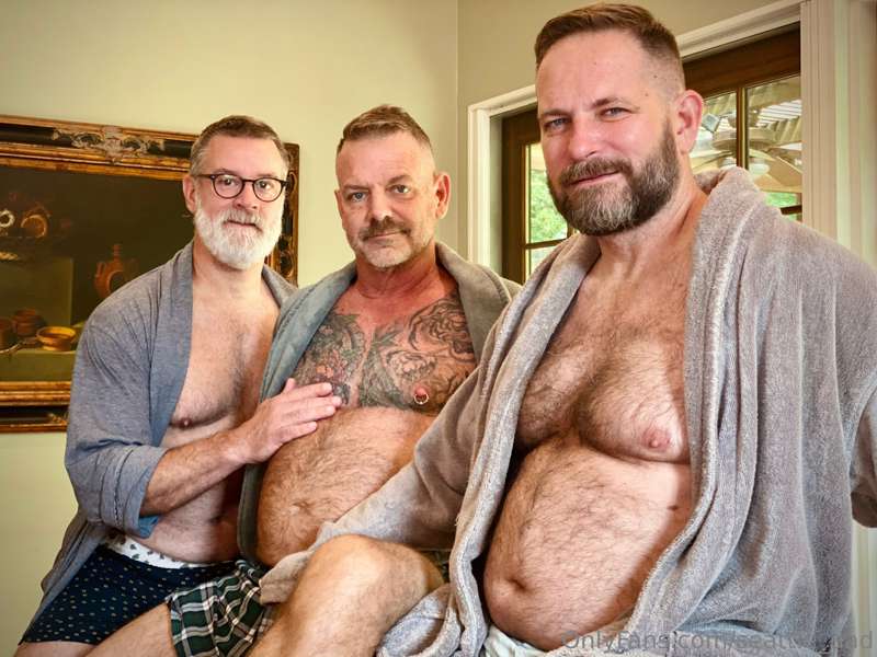 Waking up with these bears makes me very Henry. Wait till yo.. 5