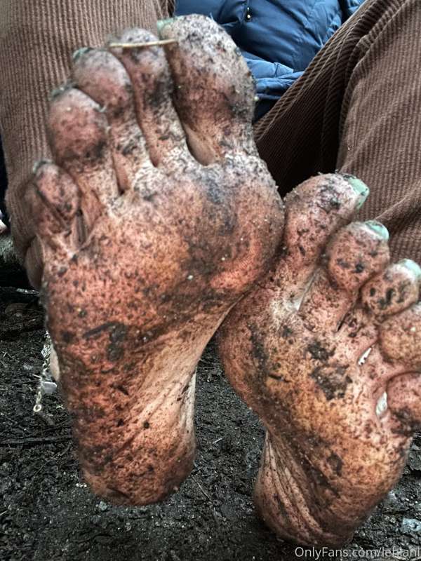 Got dirty on the trail 😳 I know some of u like when they’re .. 3