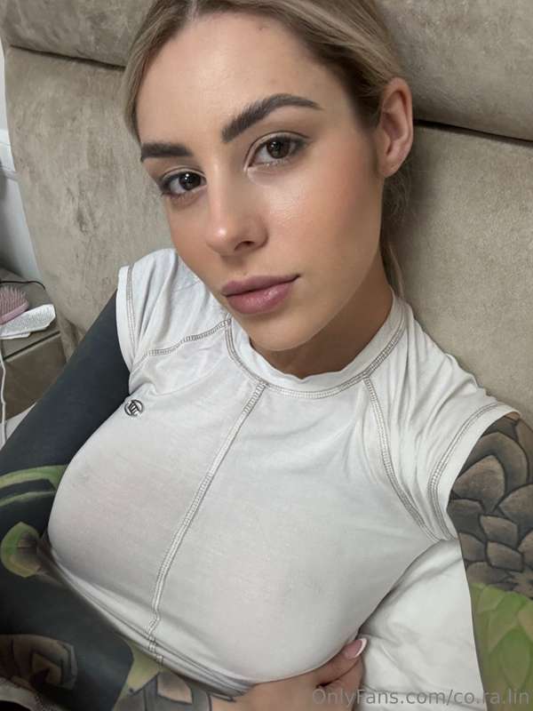 🎥💦 TU NON HAI VOGLIA DI CAM? 👉 TI STO ASPETTANDO IN CHAT! ❤️
