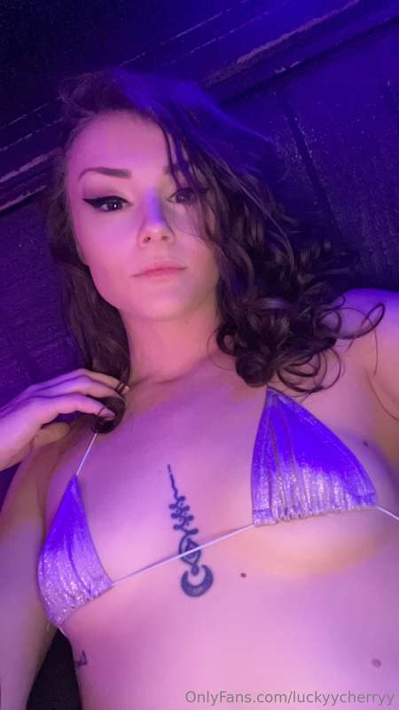 Luckyycherryy - Onlyfans - 08 Sep, 2024