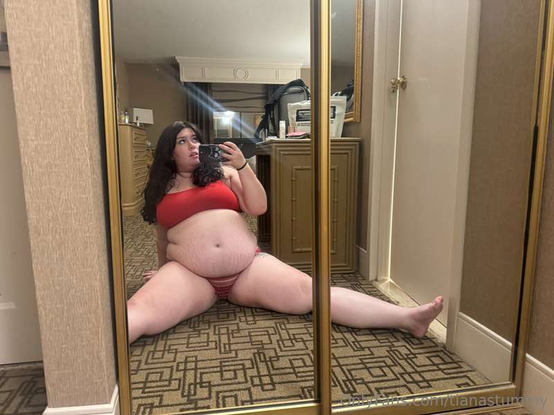 BREAKING NEWS!!!! the tummy is ALMOST touching the floor lik.. 1