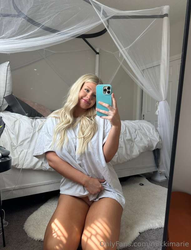 boredddd af, msg me a 😈 if u wanna playyy rn hehehe