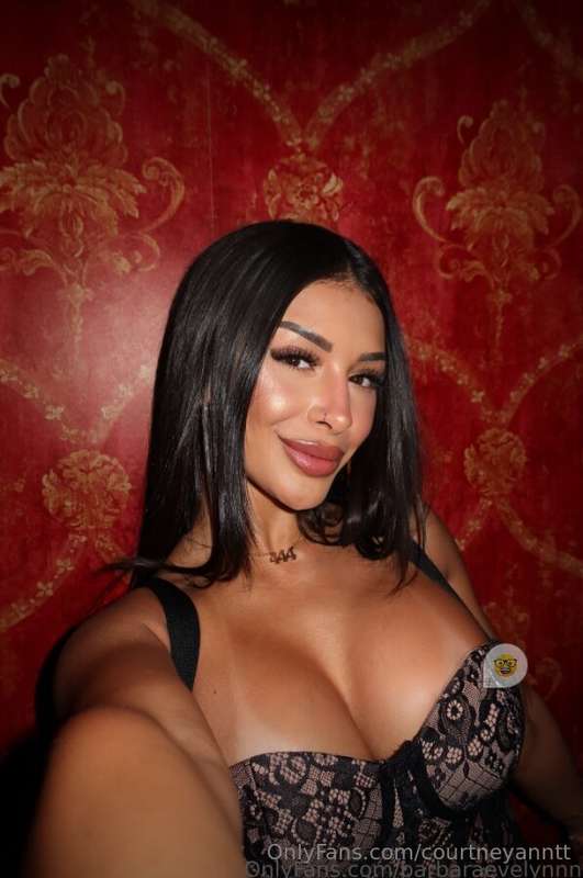 Brazilian bombshell @barbaraevelynnn is here to turn your wh.. 2
