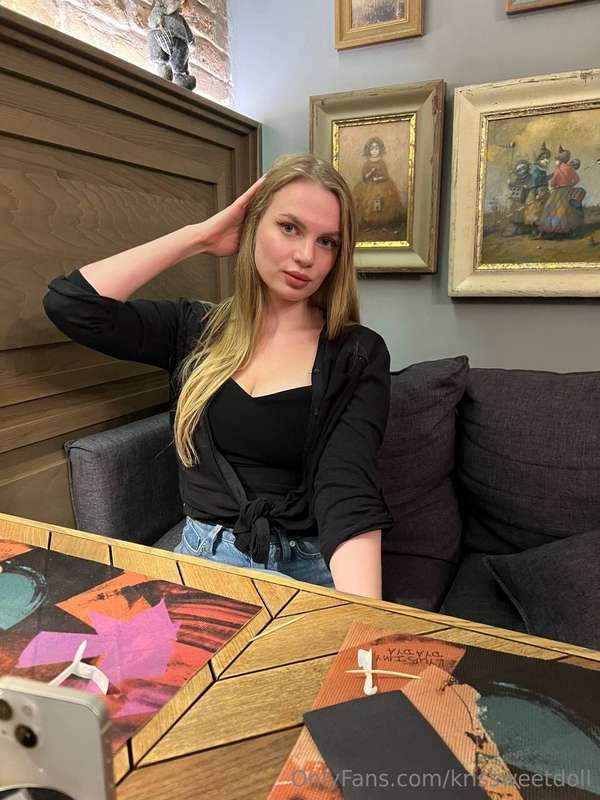 I like to look spectacular and always sexy. Do I turn you on..