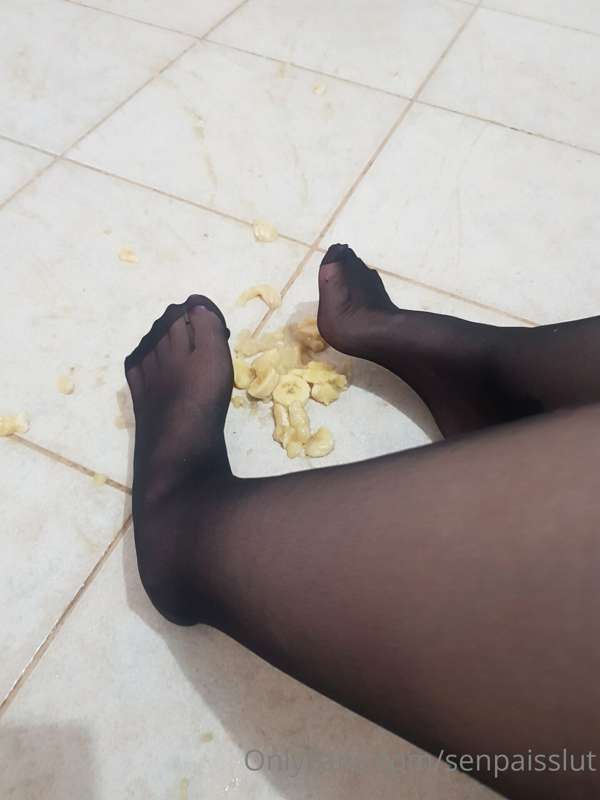 The moment I decided I wanted to play in the squished banana.. 2