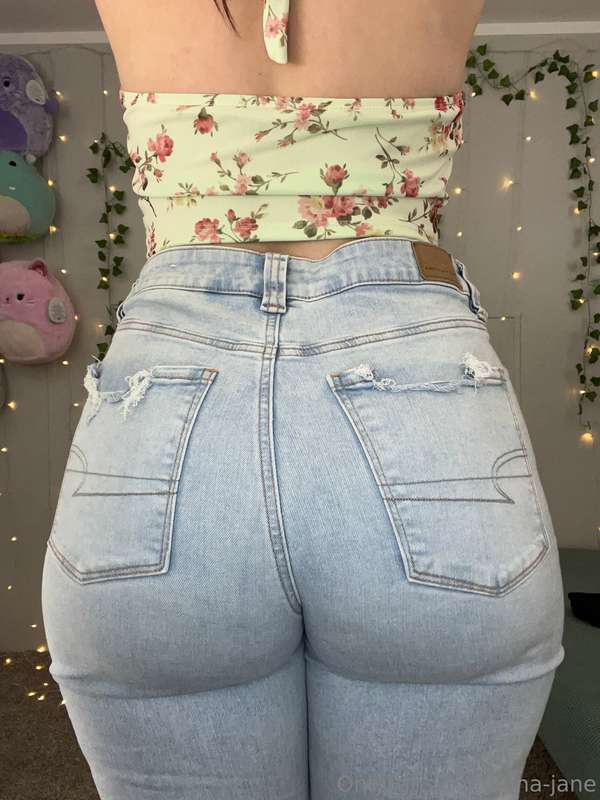 Baby’s wearing blue jeans 🩵 4