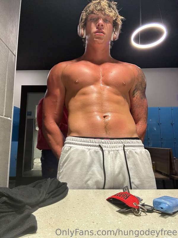 Lower Abs are making a cum back 👀