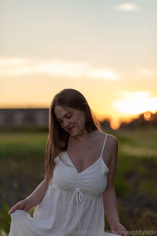did a sunset photoshoot last night 🌅🌾 3
