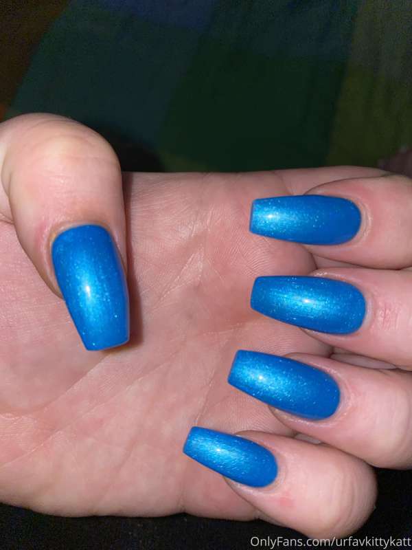 Who wants to pay for my claws 😈💅
Whoever does will be greatl..