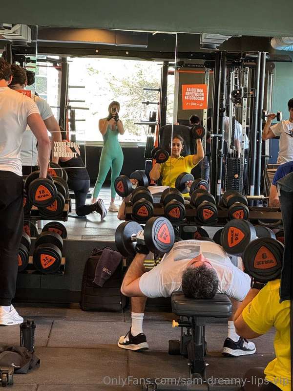 The guy I'm going to fuck is in this picture =)