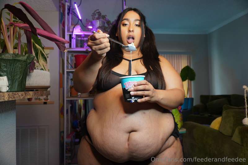 Greedy piggy can’t go a few minutes without something sweet .. 7