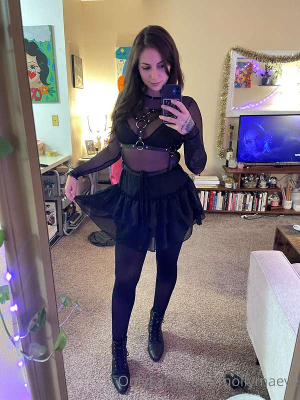 I apologize, but I just can’t get enough of this outfit 😍😍😍 2