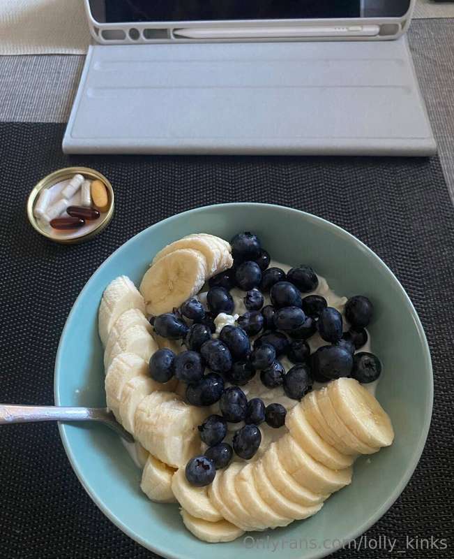 Appreciate my healthy and delicious breakfast 😋