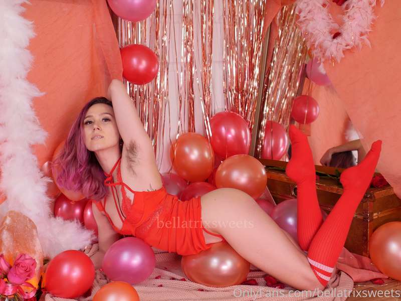 wanna see a 95 picture photo set of me in lingerie and nude?..