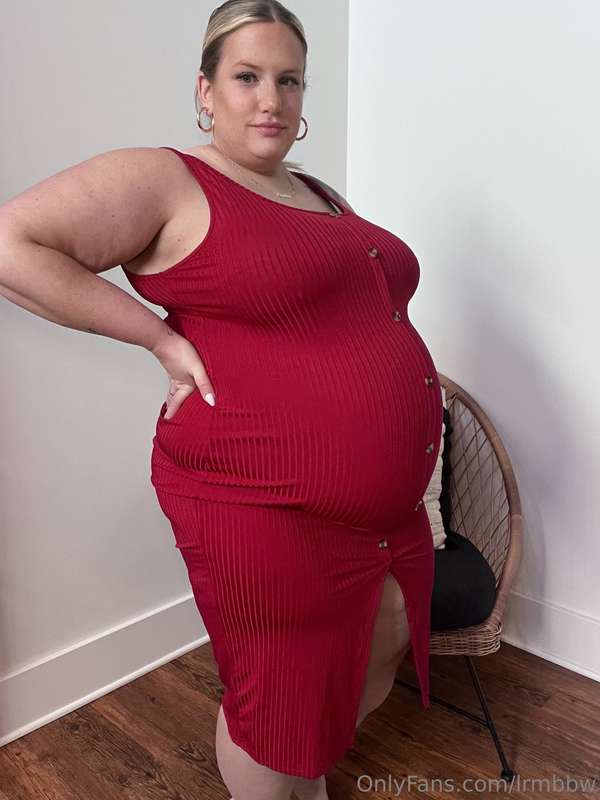 Tried on a bunch of new dresses! They ended up being tighter.. 7