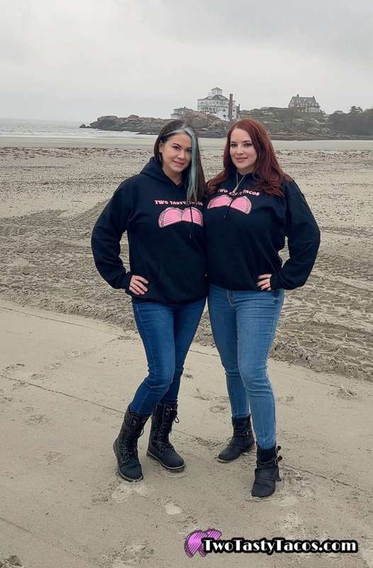 Happy MILF Monday! Two milf tacos at a very cold beach 😆