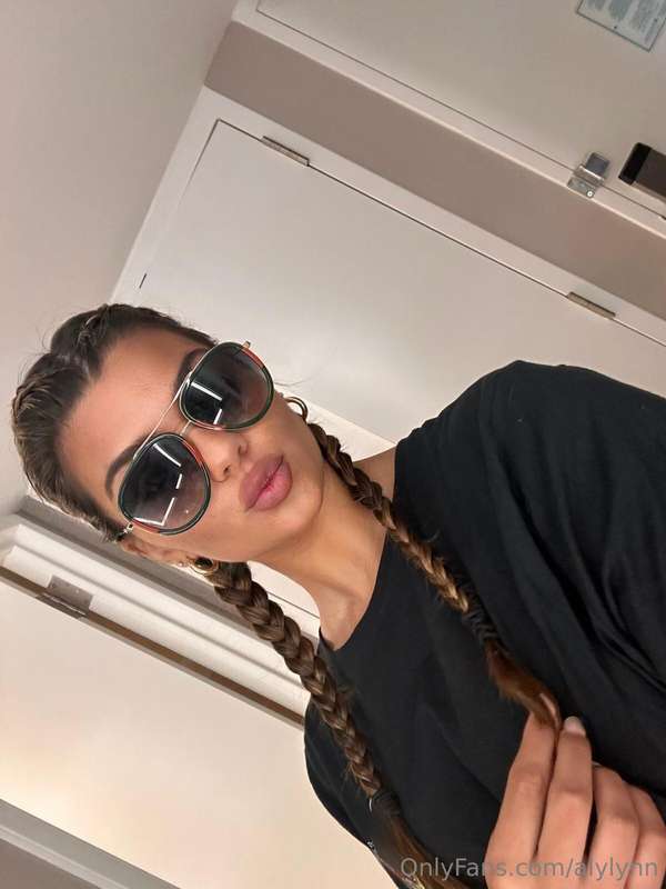 Posts of alylynn from OnlyFans Coomer