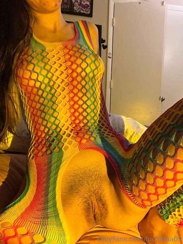 sittin pretty 🌈 1