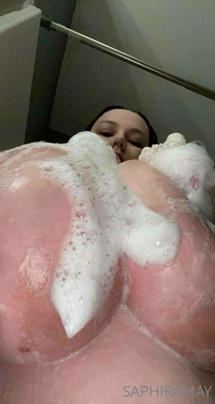 Sub to my Huge Titty friend to see some of the biggest titti.. 3