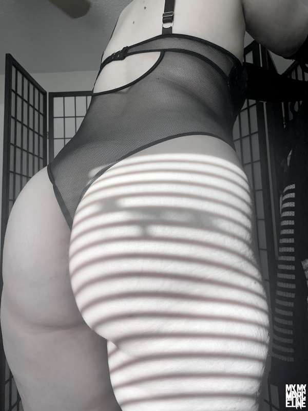 🍰🖤[Black Domme Bodysuit Ass Pics]🖤🍰Forgot to upload these ye.. 4