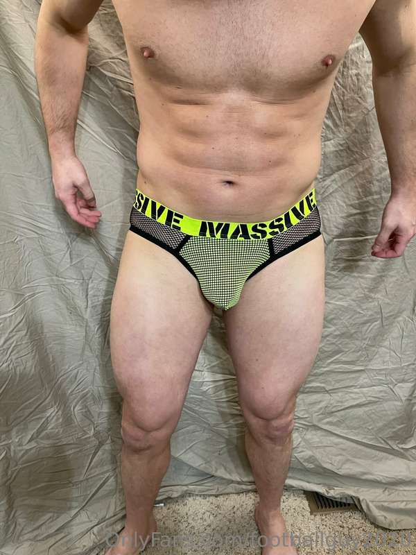 Sexy massive briefs! 5