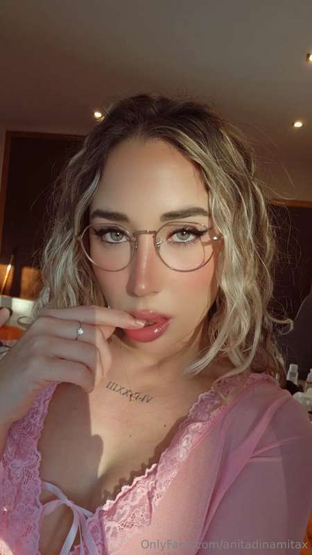 I'm very wet and wanting for cock💦💦💦💦 