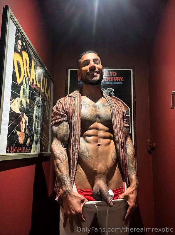 𝗖𝗮𝗻 𝘆𝗼𝘂 𝗵𝗲𝗹𝗽 𝗺𝗲 𝗽𝘂𝗹𝗹 𝘁𝗵𝗲𝘀𝗲 𝗽𝗮𝗻𝘁𝘀 𝗱𝗼𝘄𝗻? 👖 😈 😌𝐅𝐮𝐧 𝐅𝐚𝐜𝐭: 𝘓𝘪𝘵𝘦𝘳𝘢..