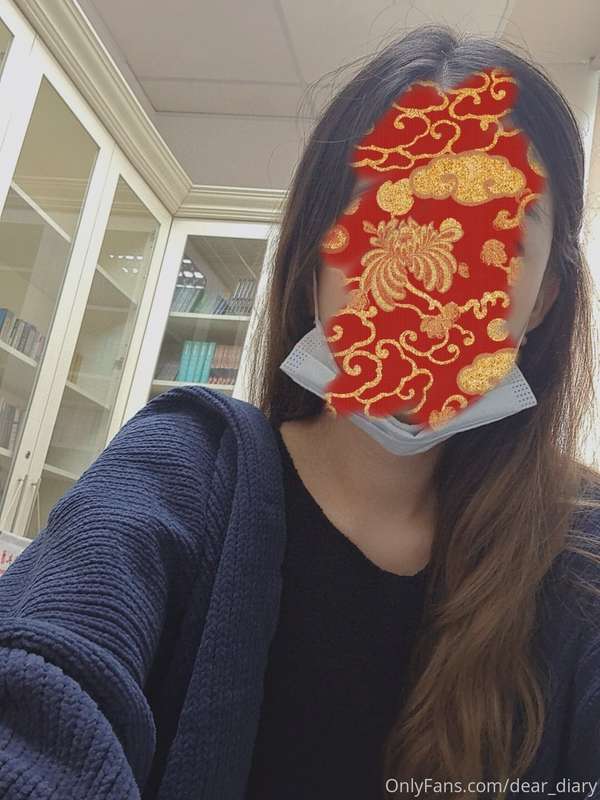 Why do u guys so interested in how I look like? I look like ..