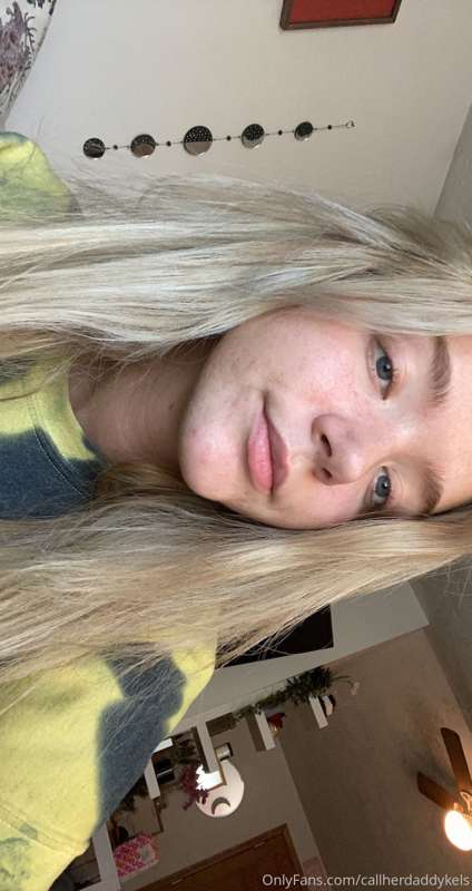 no makeup❤️ would you cum on this face?😏 2