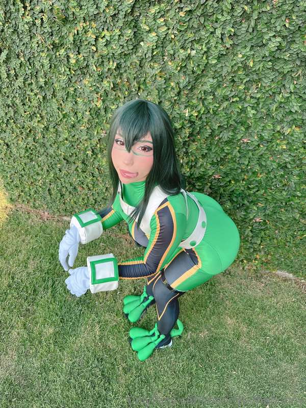 Would you rather...A - Get tongue-tied by my Froppy skills 👅.. 10