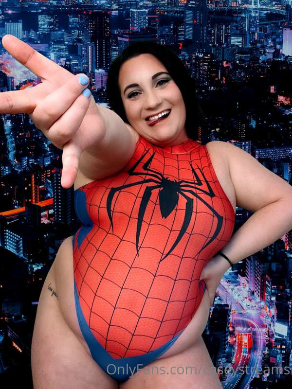 My stuffer-senses are tingling 🕸💙❤️