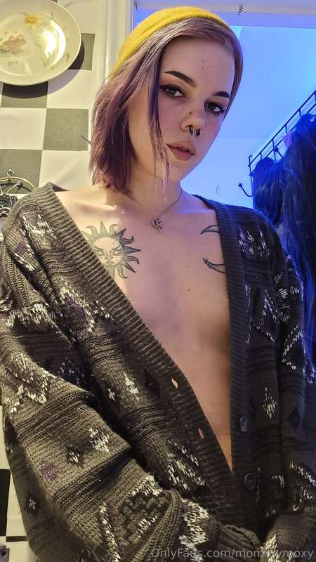 Cozy moxy needs sucky  1