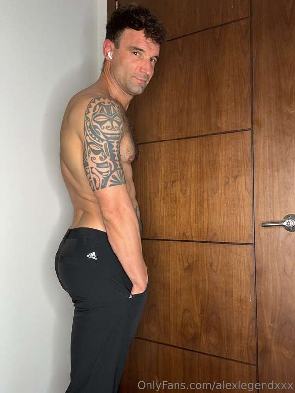 Do you think i have a thick ass? 😜