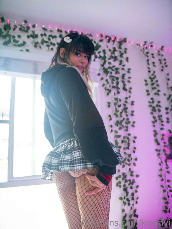 ASSPICS!!!
I've always wanted to get fucked in fishnets...th.. 8