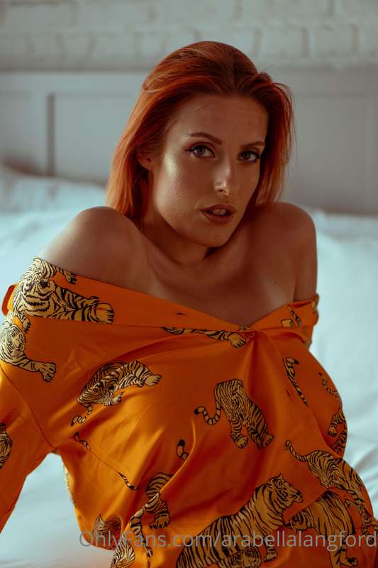 I loved these opulent silky pyjamas, especially the colour.... 11
