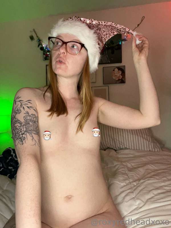 ***watch me cum with my rose in a Santa hat*** 🎅🏻

I use my ..