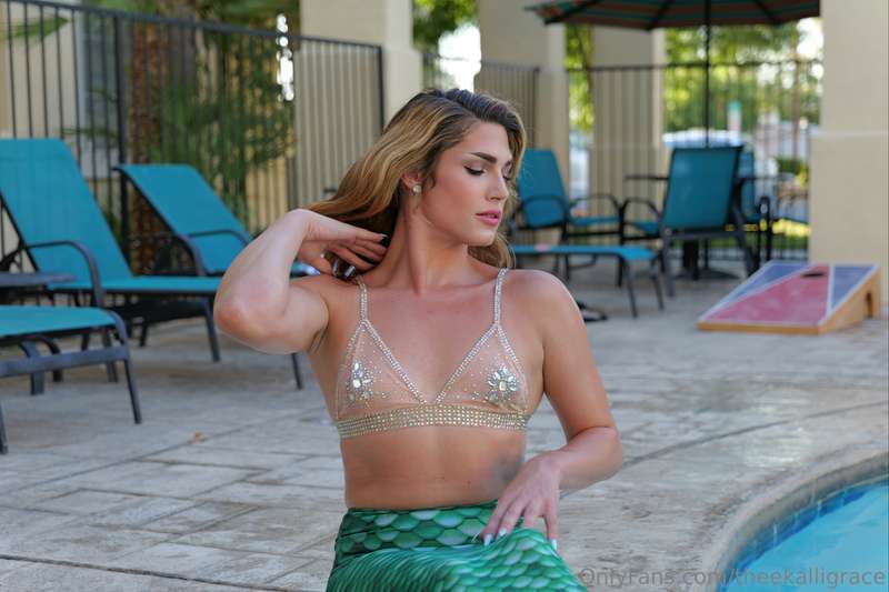 I’m not a 🦄 I’m a 🧜🏼‍♀️ 5