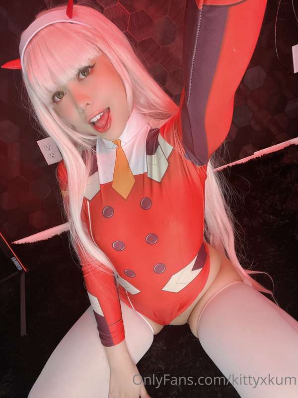 some selfies from the zero two cosplay set that i’ll be uplo.. 5