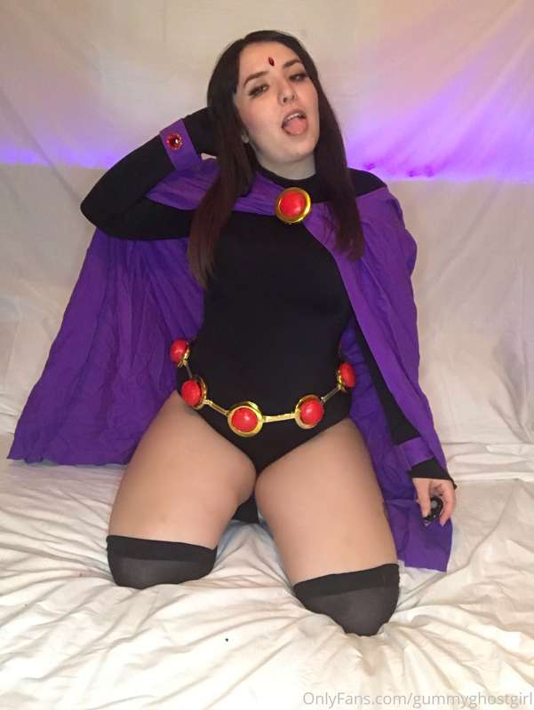Raven cosplay! Pics and gifs 💜 11